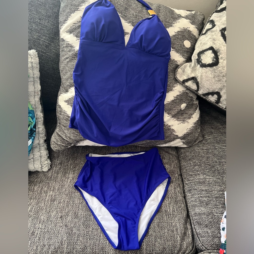 Swimsuit - Picture 2 of 2